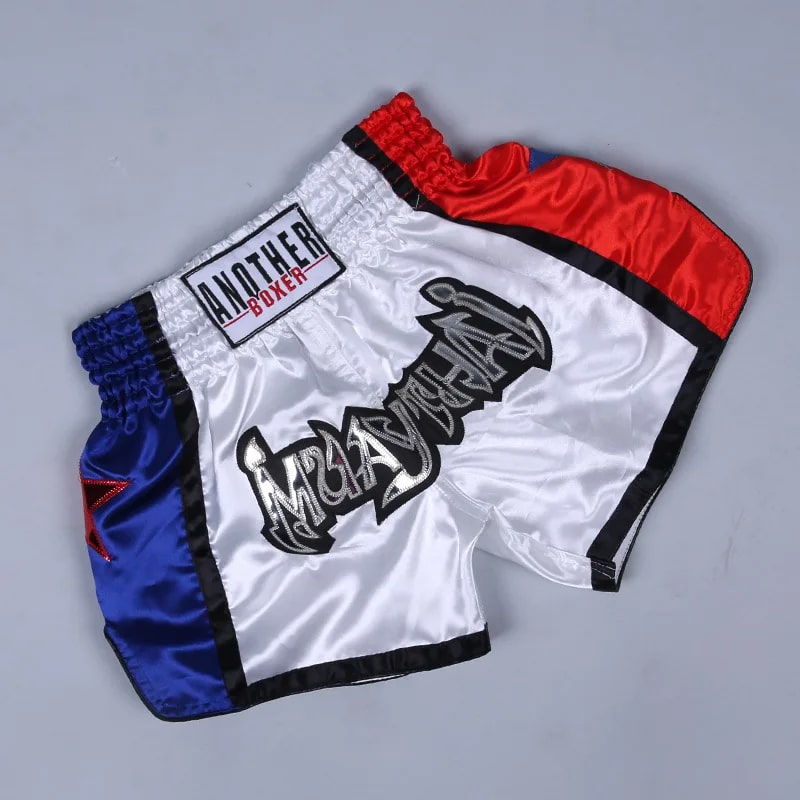 Muay Thai rövidnadrág, mindkét oldalán csillaggal